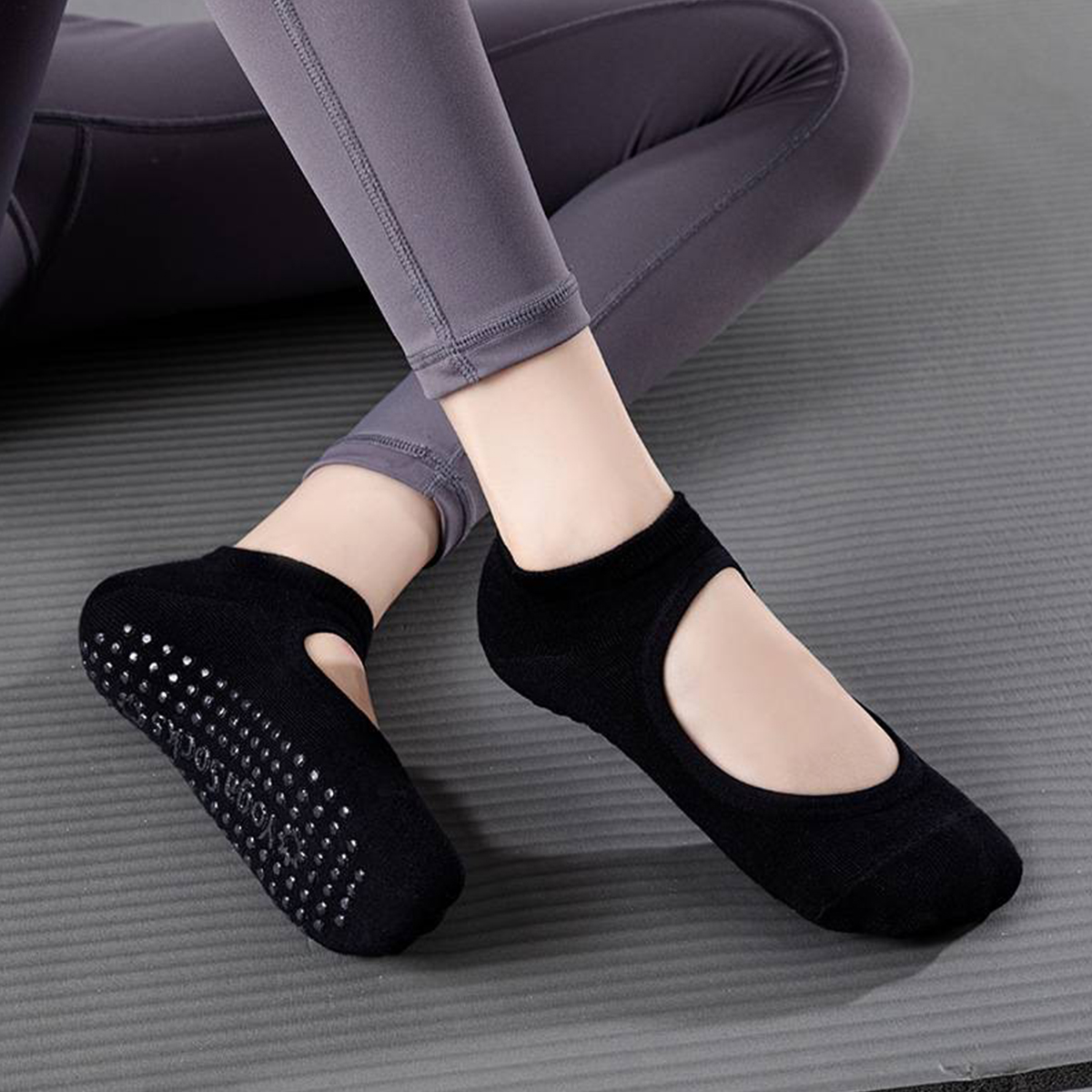 Non-Slip Yoga Socks for Women  - Yoga & Fitness With Denise recensie en prijs