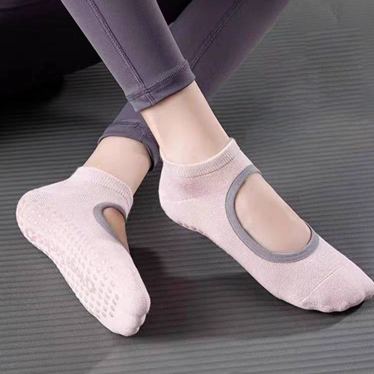 Non-Slip Yoga Socks for Women  - Yoga & Fitness With Denise recensie en prijs