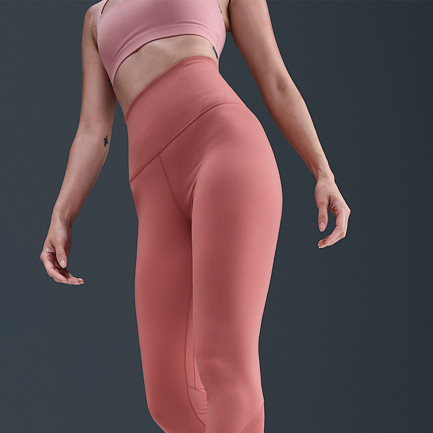 NIKE quick dry yoga topWrinkle - Yoga Daily Fitness recensie en prijs